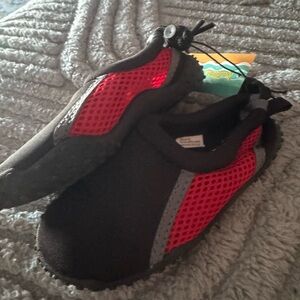NWT Toddlers Red and Black water shoes